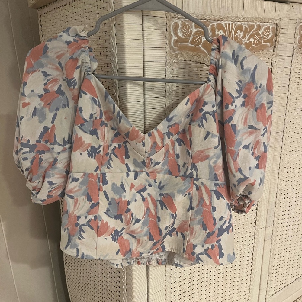 Abercrombie & Fitch White and Gray Puff Sleeve Crop Blouse